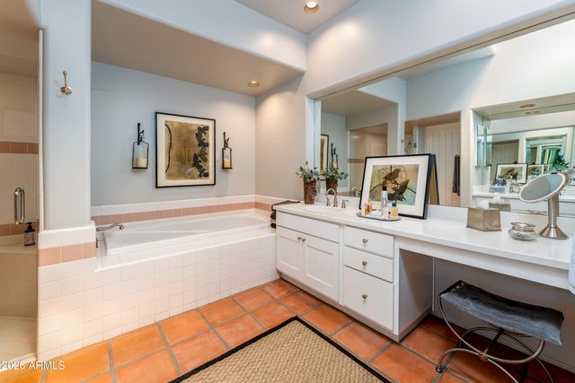 10063 E GRAYTHORN Drive, Scottsdale, AZ 85262