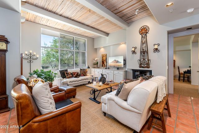 10063 E GRAYTHORN Drive, Scottsdale, AZ 85262