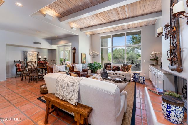10063 E GRAYTHORN Drive, Scottsdale, AZ 85262