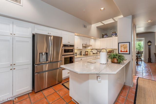 10063 E GRAYTHORN Drive, Scottsdale, AZ 85262
