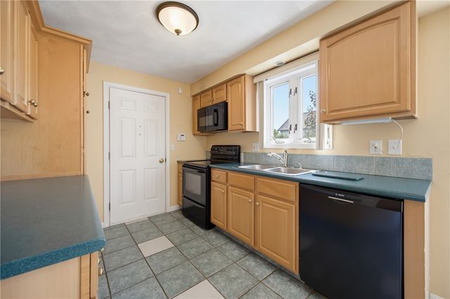 30 Gianna Drive, Cranston, RI 02921