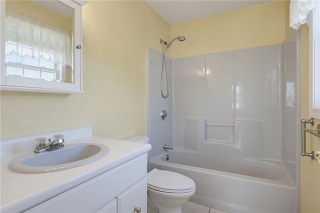 30 Gianna Drive, Cranston, RI 02921