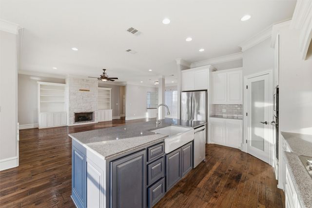 110 Eagles Roost Circle, Ennis, TX 75119