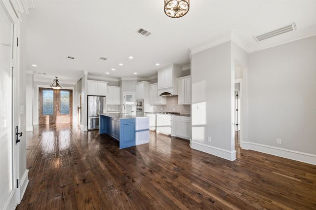 110 Eagles Roost Circle, Ennis, TX 75119