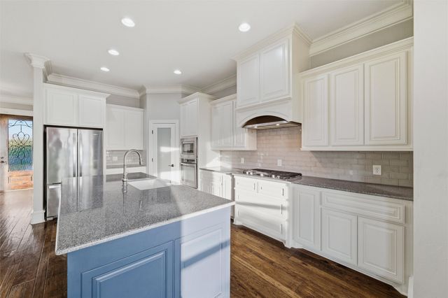 110 Eagles Roost Circle, Ennis, TX 75119