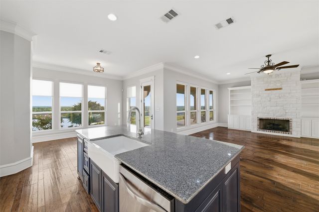 110 Eagles Roost Circle, Ennis, TX 75119