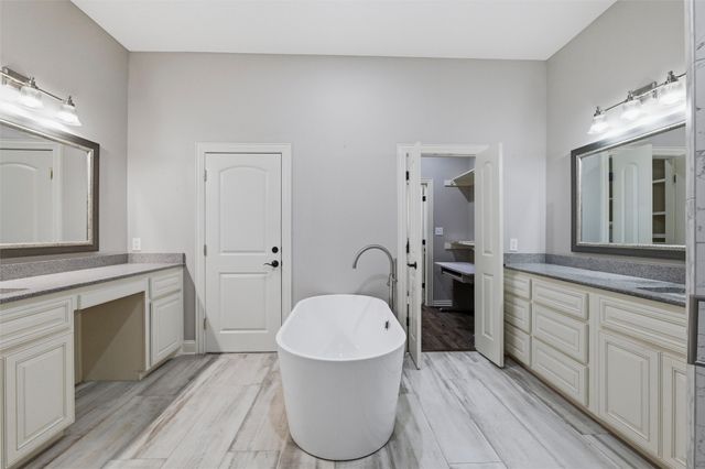 110 Eagles Roost Circle, Ennis, TX 75119