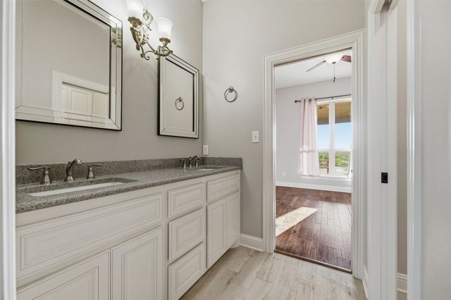 110 Eagles Roost Circle, Ennis, TX 75119