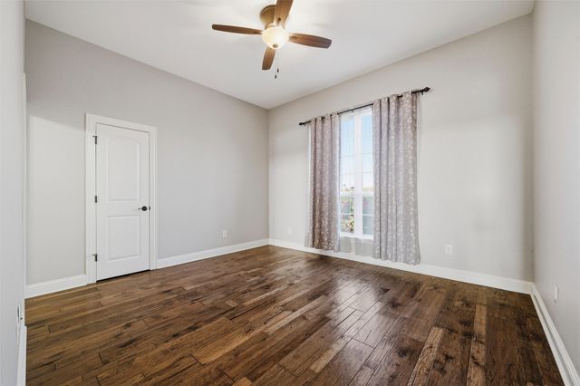 110 Eagles Roost Circle, Ennis, TX 75119