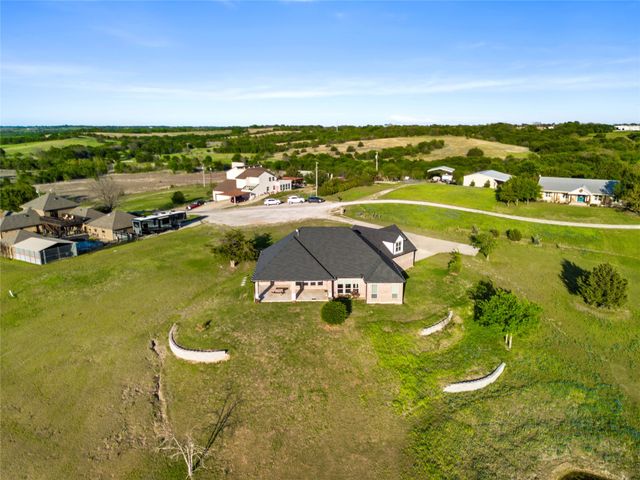 110 Eagles Roost Circle, Ennis, TX 75119