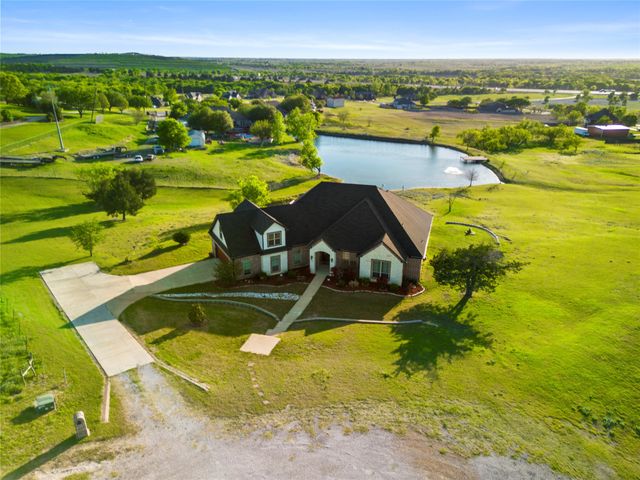 110 Eagles Roost Circle, Ennis, TX 75119