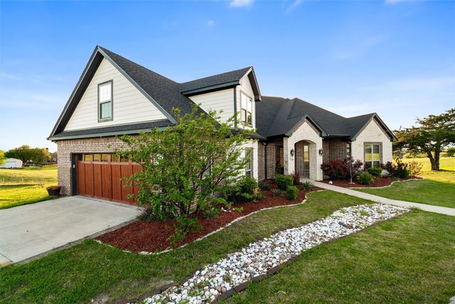 110 Eagles Roost Circle, Ennis, TX 75119