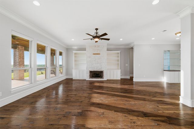 110 Eagles Roost Circle, Ennis, TX 75119