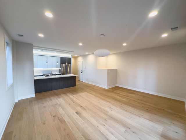 4647 N Clark Street 2, Chicago, IL 60640