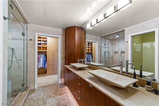 2408 Beachwood Boulevard, Beachwood, OH 44122