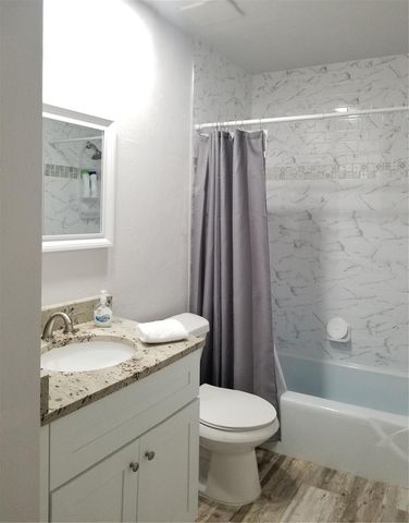 2772 WOODGATE LANE 28, Sarasota, FL 34231