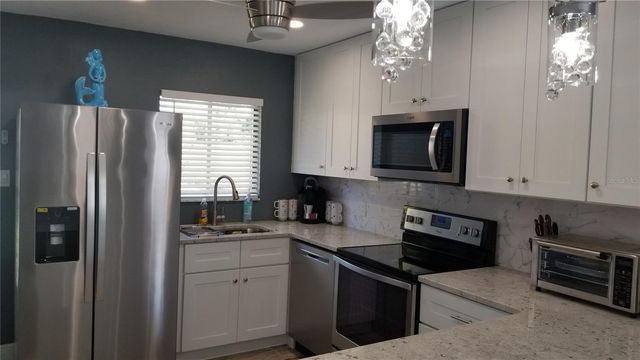 2772 WOODGATE LANE 28, Sarasota, FL 34231