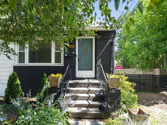 131 Iroquois Avenue, Essex Junction, VT 05452