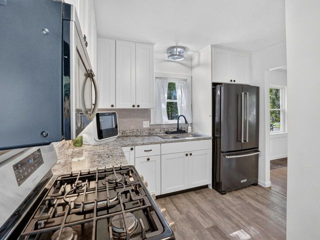 131 Iroquois Avenue, Essex Junction, VT 05452