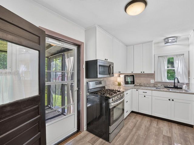 131 Iroquois Avenue, Essex Junction, VT 05452