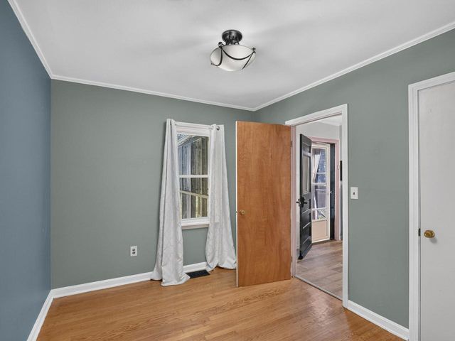 131 Iroquois Avenue, Essex Junction, VT 05452