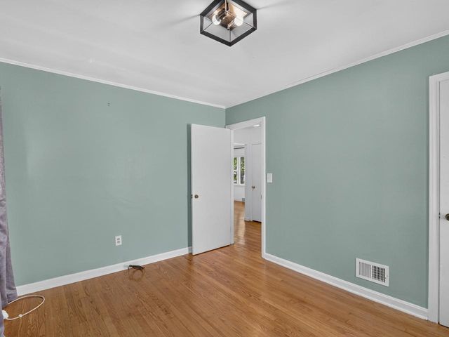131 Iroquois Avenue, Essex Junction, VT 05452