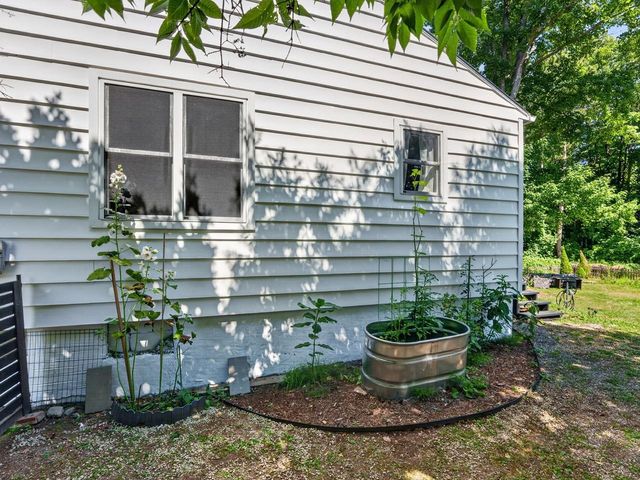 131 Iroquois Avenue, Essex Junction, VT 05452