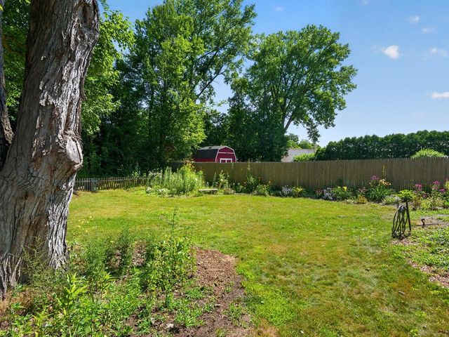 131 Iroquois Avenue, Essex Junction, VT 05452