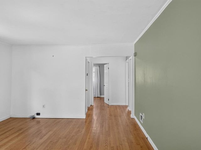 131 Iroquois Avenue, Essex Junction, VT 05452