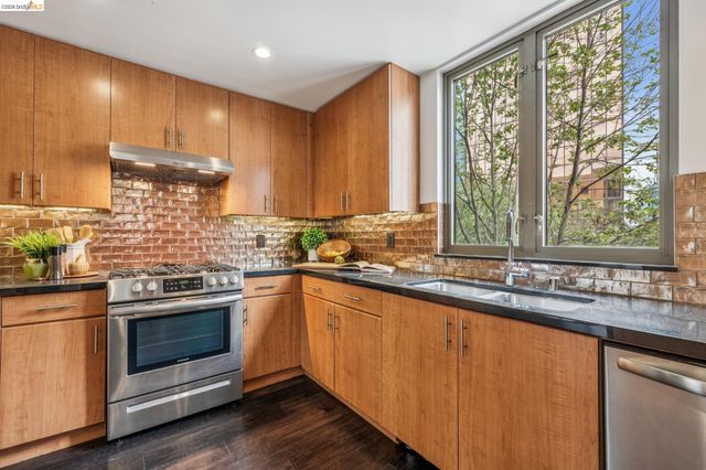 438 W Grand Ave 420, Oakland, CA 94612