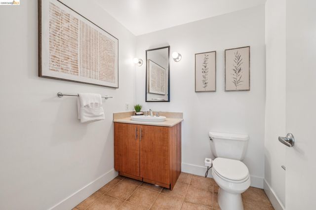 438 W Grand Ave 420, Oakland, CA 94612