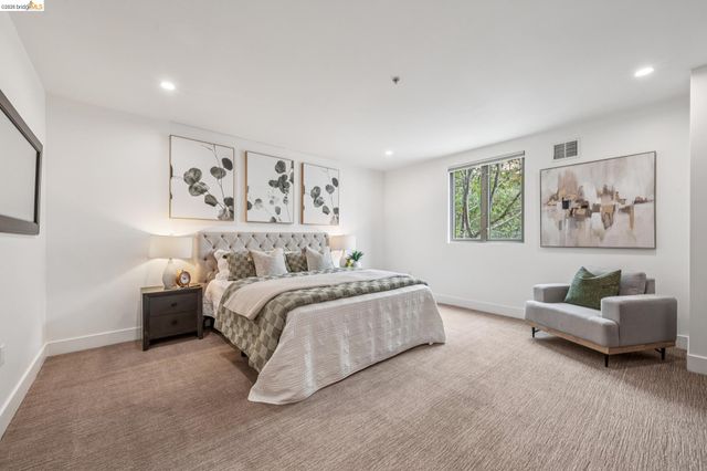 438 W Grand Ave 420, Oakland, CA 94612