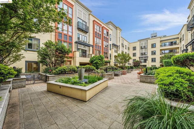 438 W Grand Ave 420, Oakland, CA 94612