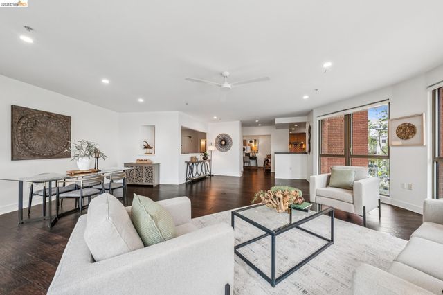 438 W Grand Ave 420, Oakland, CA 94612