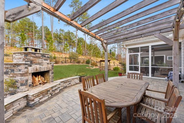 5105 Chegall Crossing Way, Mount Holly, NC 28120