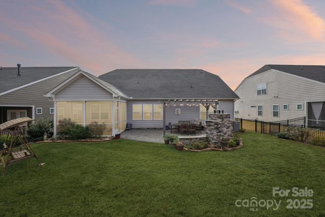 5105 Chegall Crossing Way, Mount Holly, NC 28120