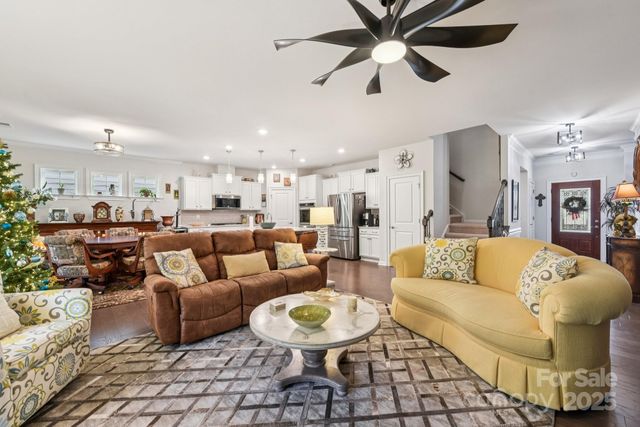 5105 Chegall Crossing Way, Mount Holly, NC 28120