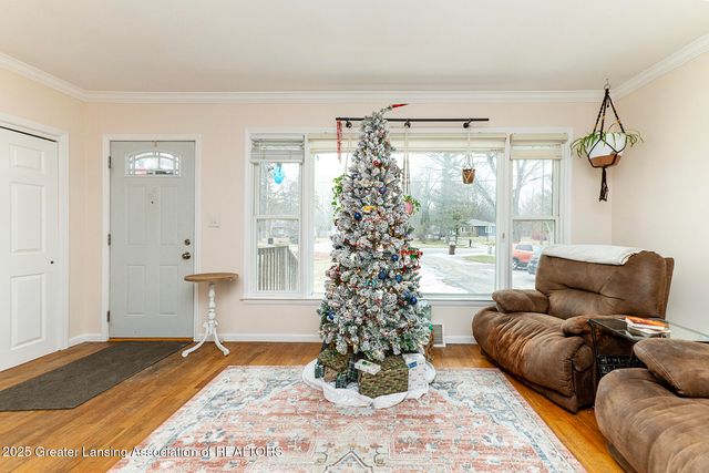 2209 Haslett Road, East Lansing, MI 48823