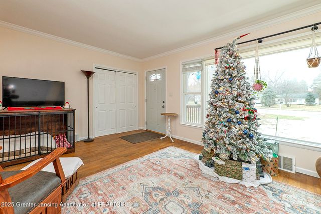 2209 Haslett Road, East Lansing, MI 48823