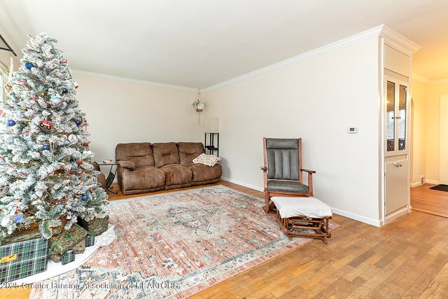 2209 Haslett Road, East Lansing, MI 48823