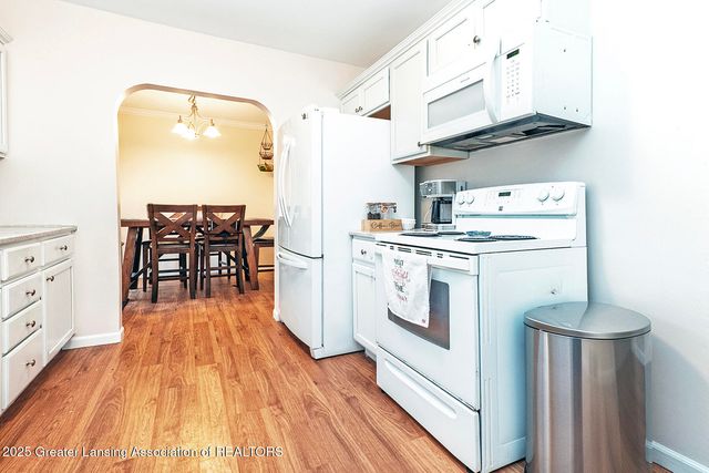 2209 Haslett Road, East Lansing, MI 48823