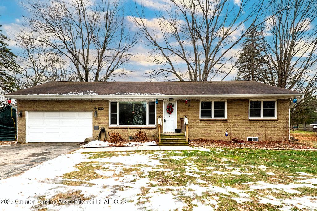 2209 Haslett Road, East Lansing, MI 48823