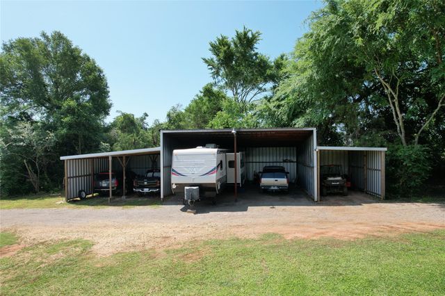 535 County Road 1710, Grapeland, TX 75844