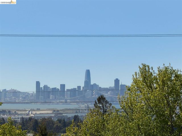 4261 Detroit, Oakland, CA 94619