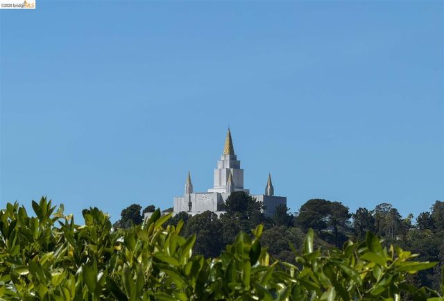 4261 Detroit, Oakland, CA 94619