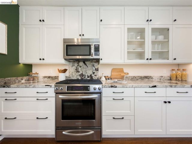 4261 Detroit, Oakland, CA 94619