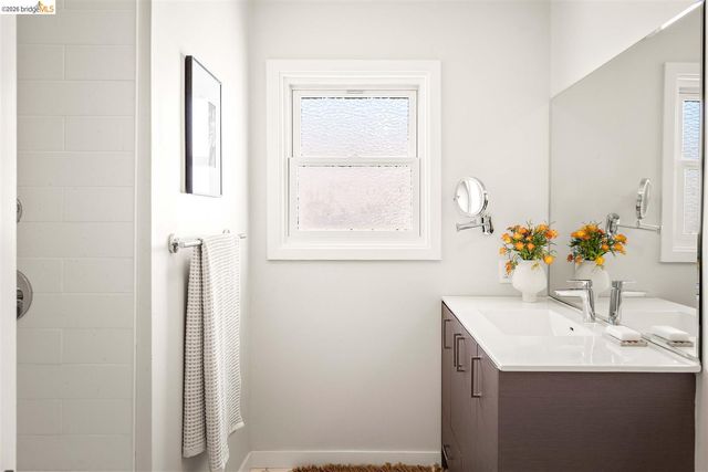 4261 Detroit, Oakland, CA 94619