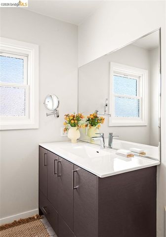 4261 Detroit, Oakland, CA 94619