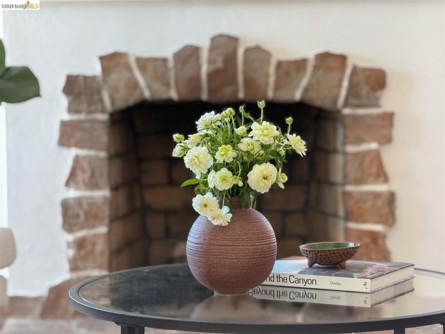 4261 Detroit, Oakland, CA 94619