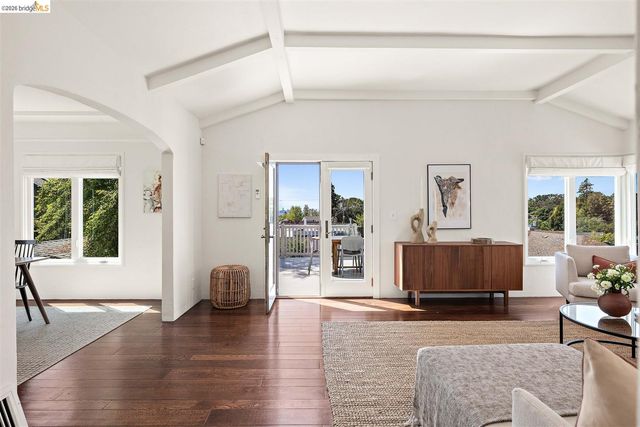 4261 Detroit, Oakland, CA 94619